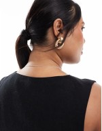 Curve silver plated necklace with T-bar and molten pendant