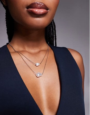 indrois multirow pearl charm necklace in silver