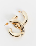 hoop earring with twist link design in gold tone