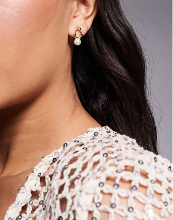 14k gold plated stud earrings with faux pearl drop detail in gold tone