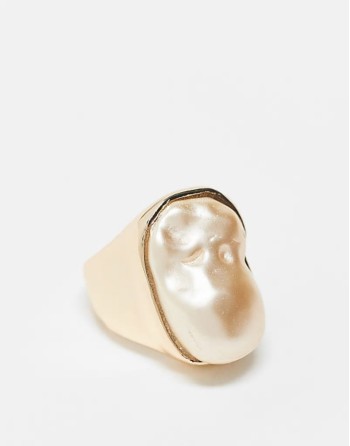 ring with faux freshwater pearl in gold